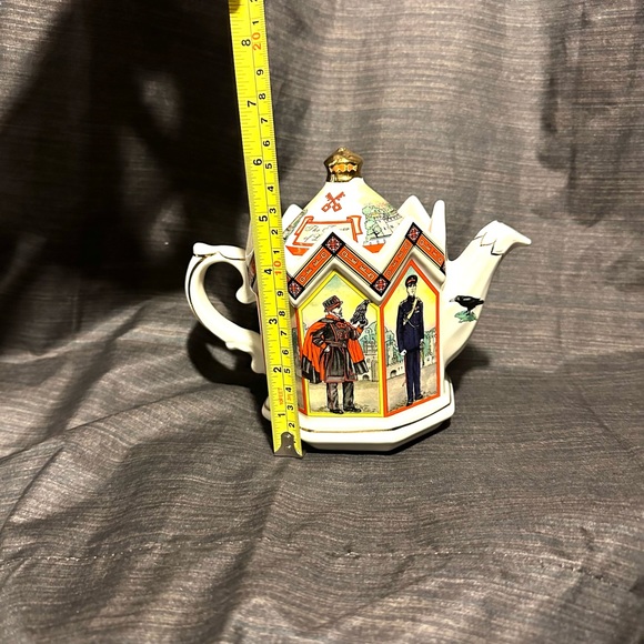 Kitchen Vintage Sadler The Tower Of London Collectible Teapot